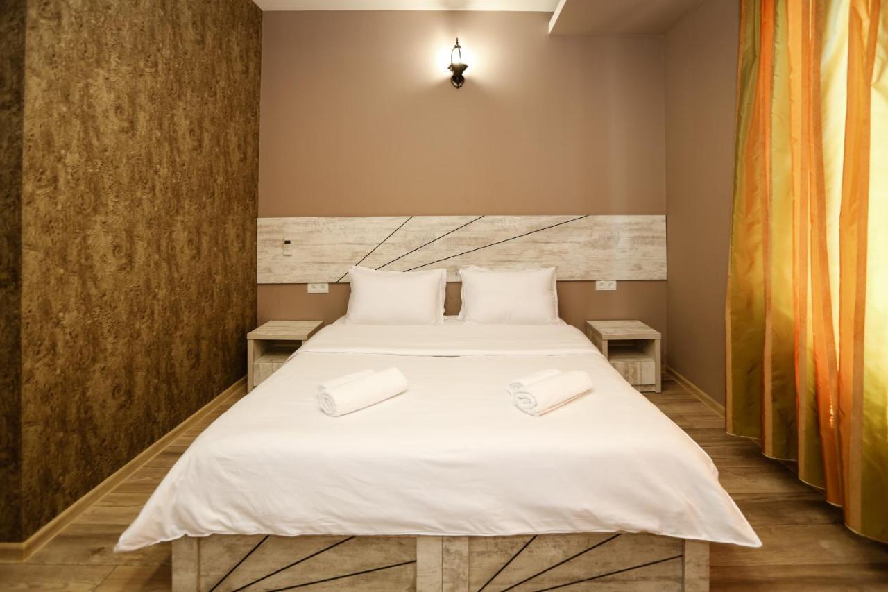 Hotel 2Floors Tbilisi Ngoại thất bức ảnh