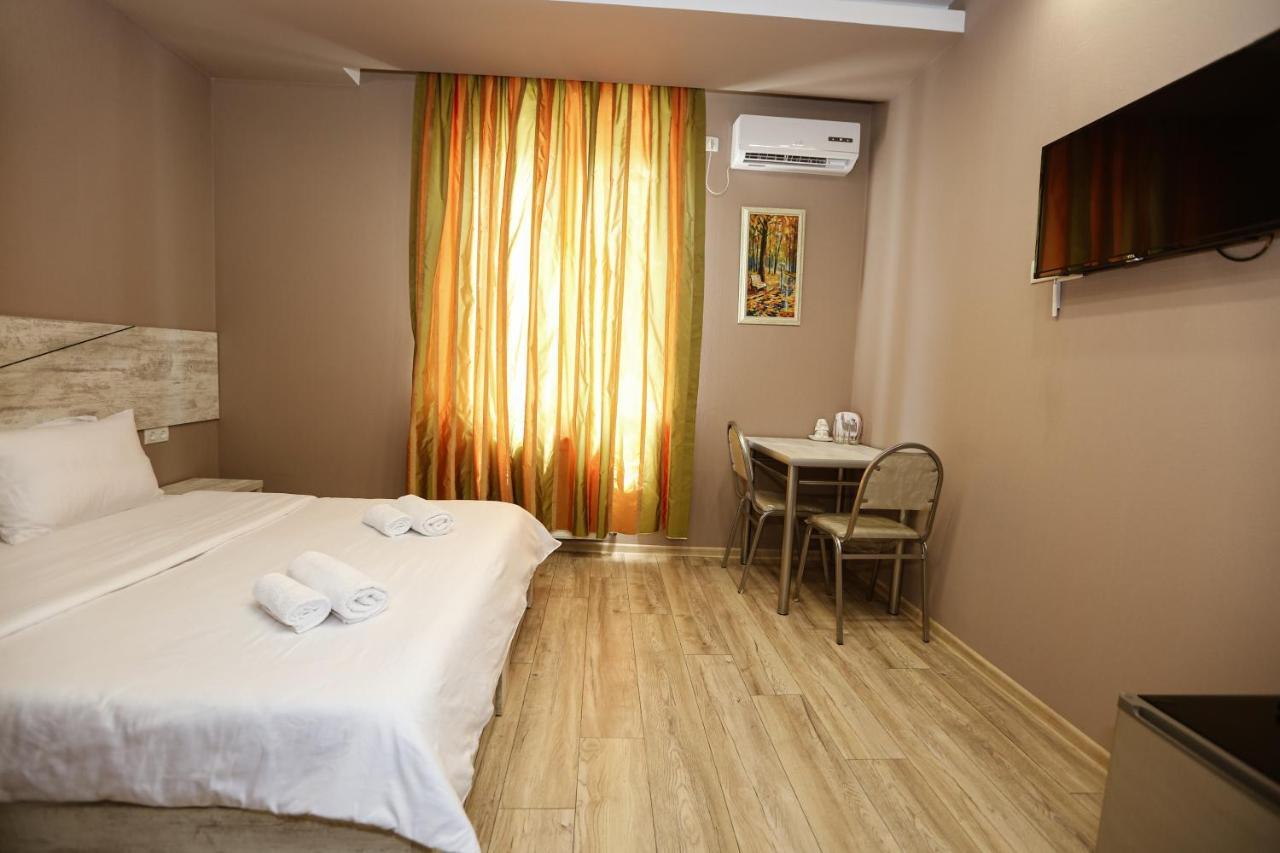 Hotel 2Floors Tbilisi Ngoại thất bức ảnh