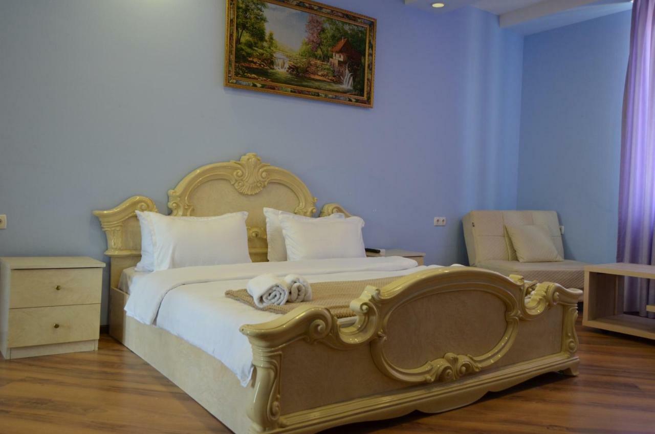 Hotel 2Floors Tbilisi Ngoại thất bức ảnh