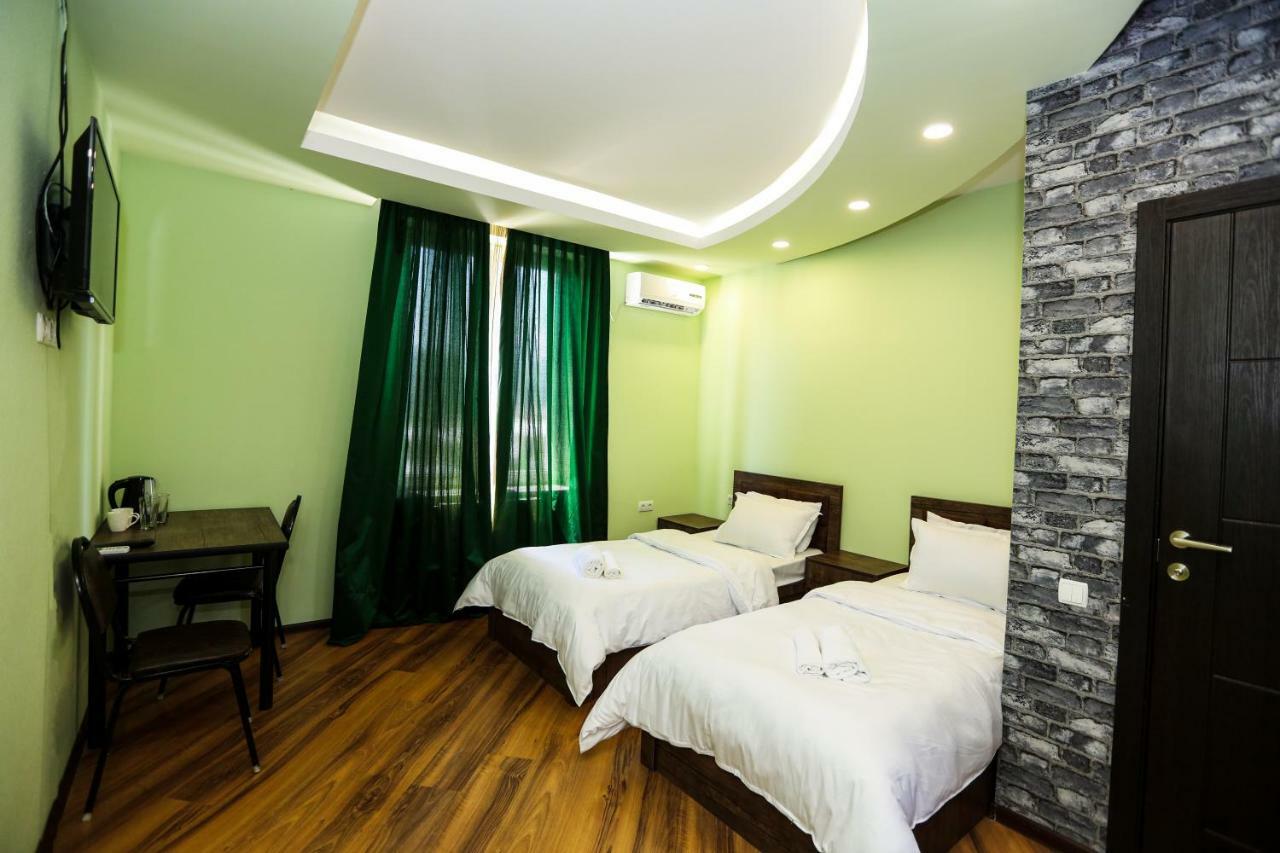 Hotel 2Floors Tbilisi Ngoại thất bức ảnh