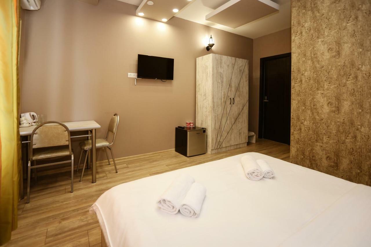 Hotel 2Floors Tbilisi Ngoại thất bức ảnh