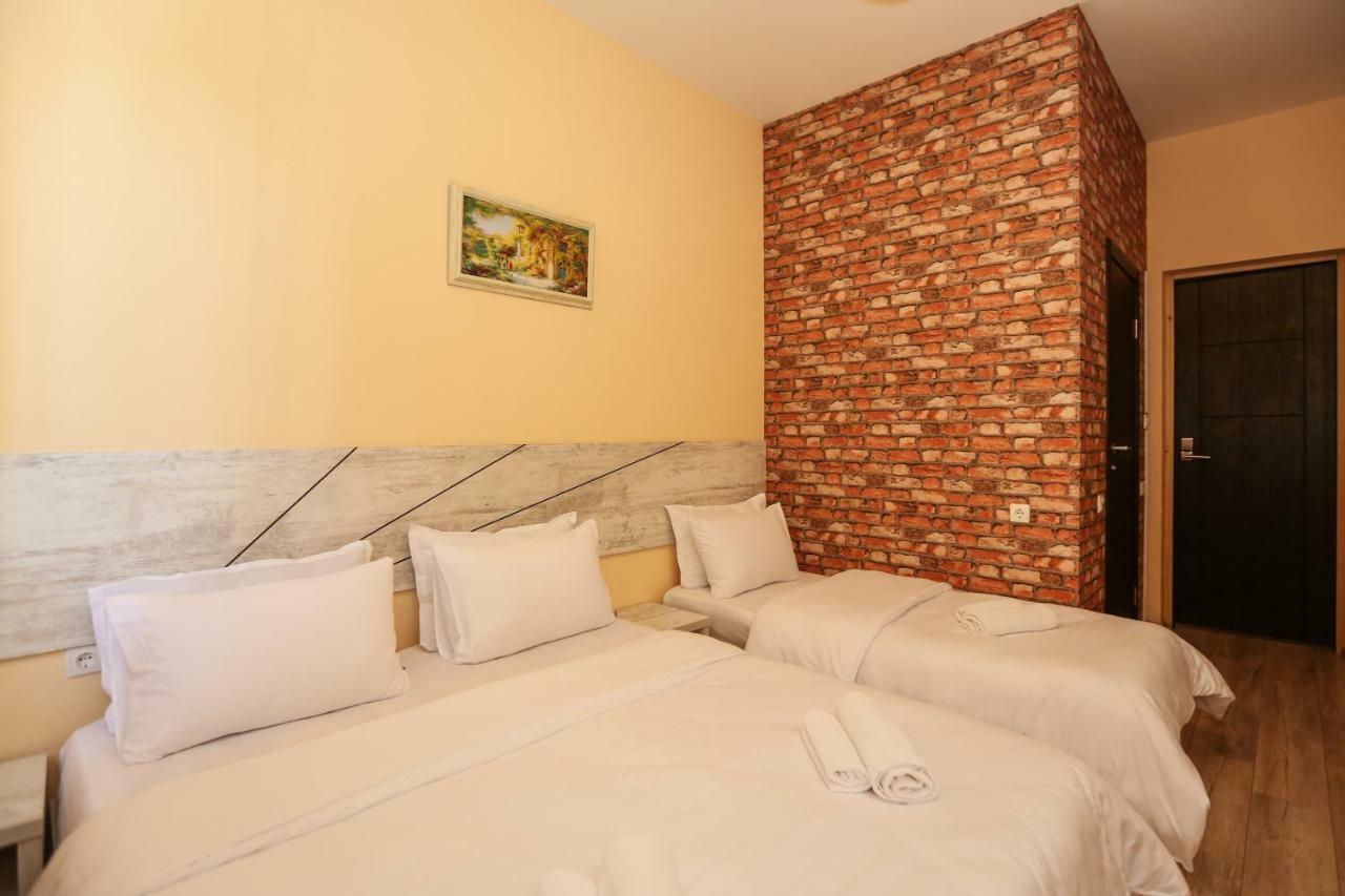 Hotel 2Floors Tbilisi Ngoại thất bức ảnh